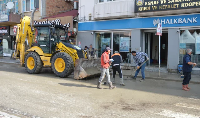Samsun Havza'da selin ardından temizlik çalışmaları sürüyor