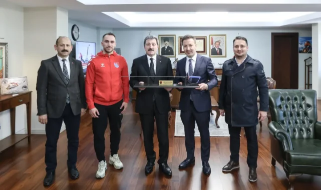 Samsun Valiliğinde Eskrim Şampiyonası Zirvesi