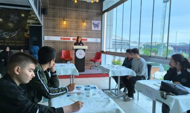Samsun Vezirköprü’de liseliler münazarada yarıştı