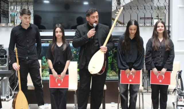 Samsunlu Liselilerden Milli Değerler Korosu