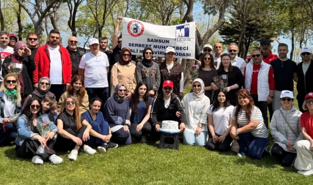 Samsunlu mali müşavirlerden annelere çiçekli kutlama