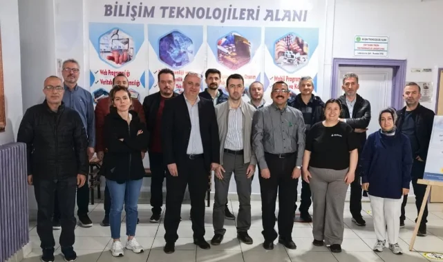 Samsunlu Öğretmenlere dijital dönüşüm eğitimi: Oka destekli dev proje Bafra'da başladı