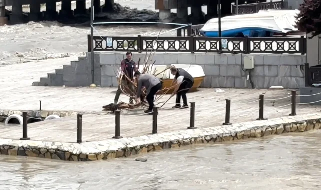 Tokat'ta tarım arazilerinin sular altında kaldığı anlar dronla görüntülendi