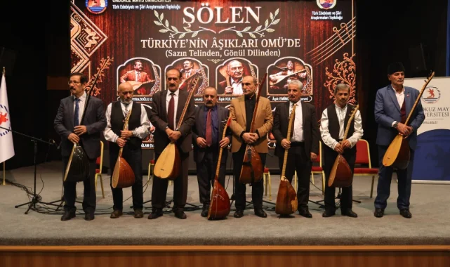 Türkiye'nin Âşıkları Samsun'da Buluştu: Sazın Teli Gönül Diliyle Birleşti