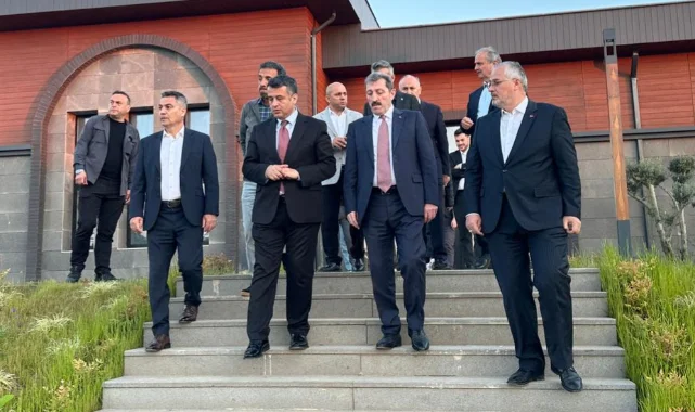 Vali Orhan Tavlı ve Başkan Halit Doğan Bafra Millet Bahçesi'ni inceledi