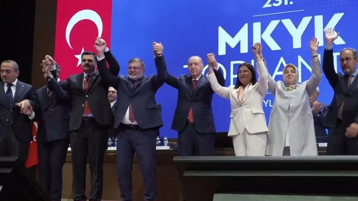 4 belediye başkanı daha AK Parti'ye katıldı