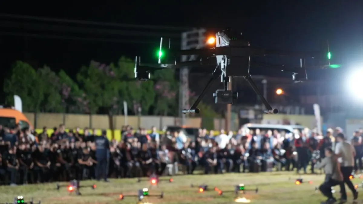 AFAD’dan Samsun’da gökyüzünü aydınlatan dron gösterisi