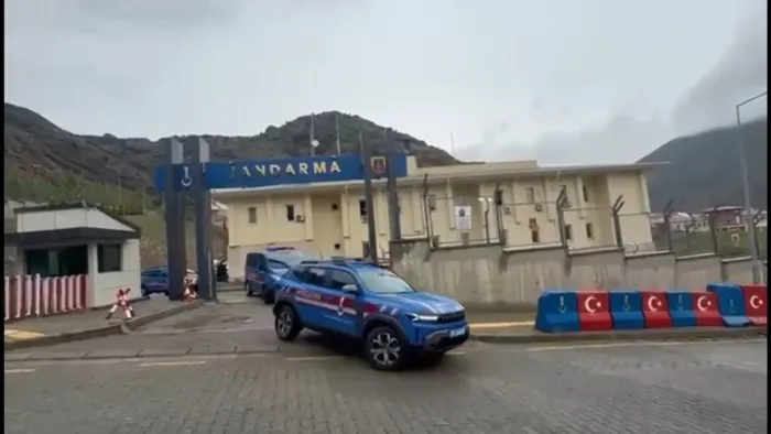 Artvin'de jandarmadan kaçamadılar: Horoz dövüştüren çeteye ceza yağdı