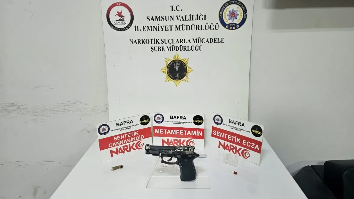 Bafra’da ev ve araca narkotik baskını