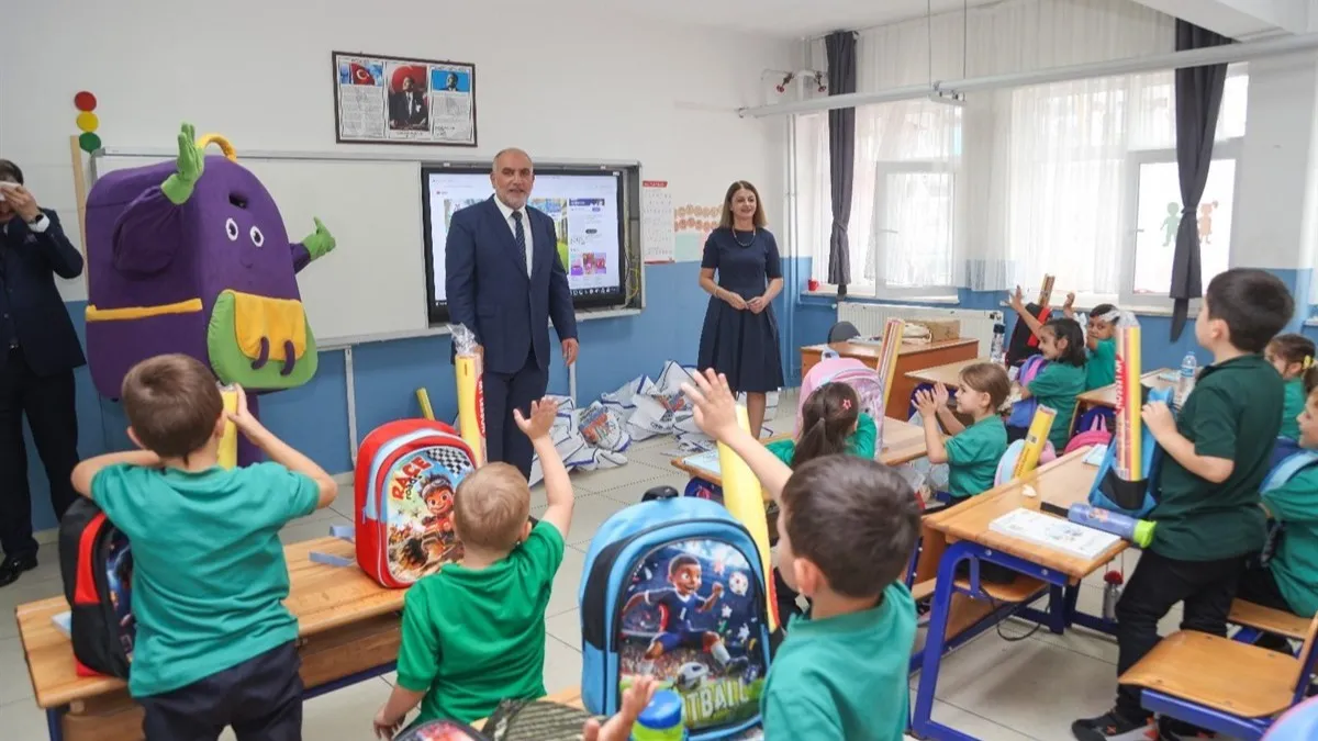 Canik'te tüm 1. sınıflara çanta ve kırtasiye seti