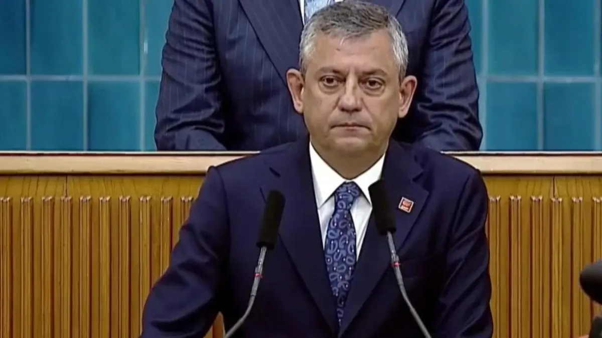 CHP Grup Toplantısı'nda Özgür Özel Ferdi Zeyrek'i anarak başladı - Samsun  Halk Gazetesi
