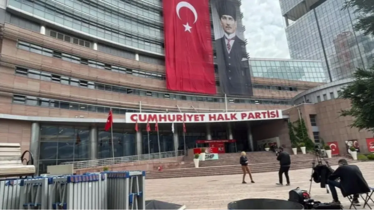CHP yönetimi "mutlak butlan" davasında temyiz başvurusunu geri çekti