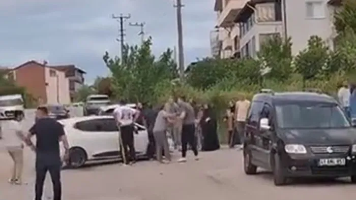 Kocaeli'de iki aile arasında silahlı sopalı kavga: 5 kişi yaralandı