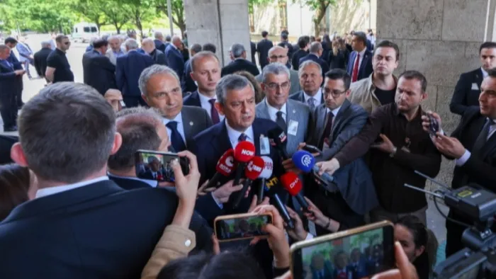 Meclis takviminde CHP şoku: Özgür Özel'in ekibinden Meclis Başkanlığı'na jet dilekçe