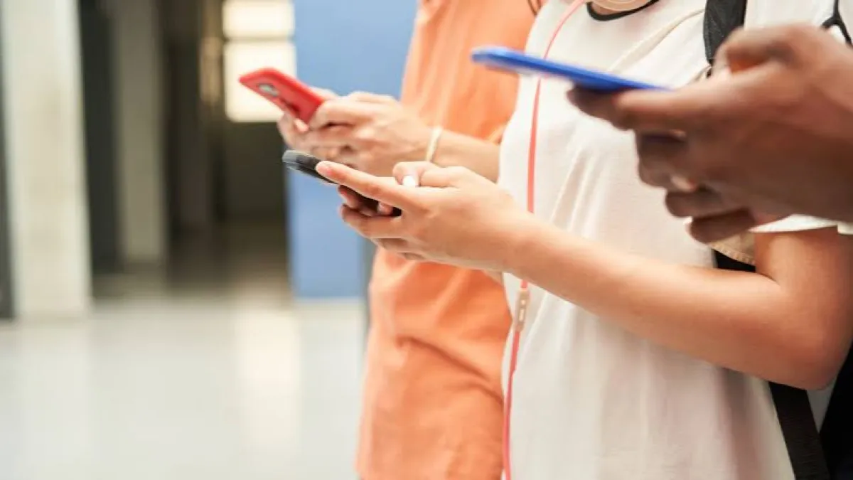 Polonya’da ilkokullarda telefon kullanımı yasaklandı