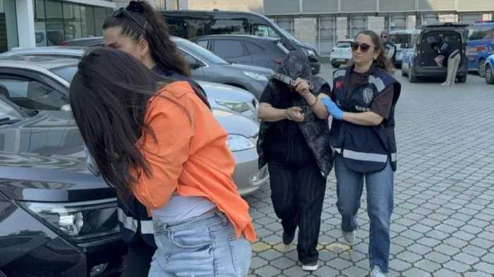 Samsun Adliyesi önünde meydan muharebesi: Polise direnen 3 kadın tutuklandı