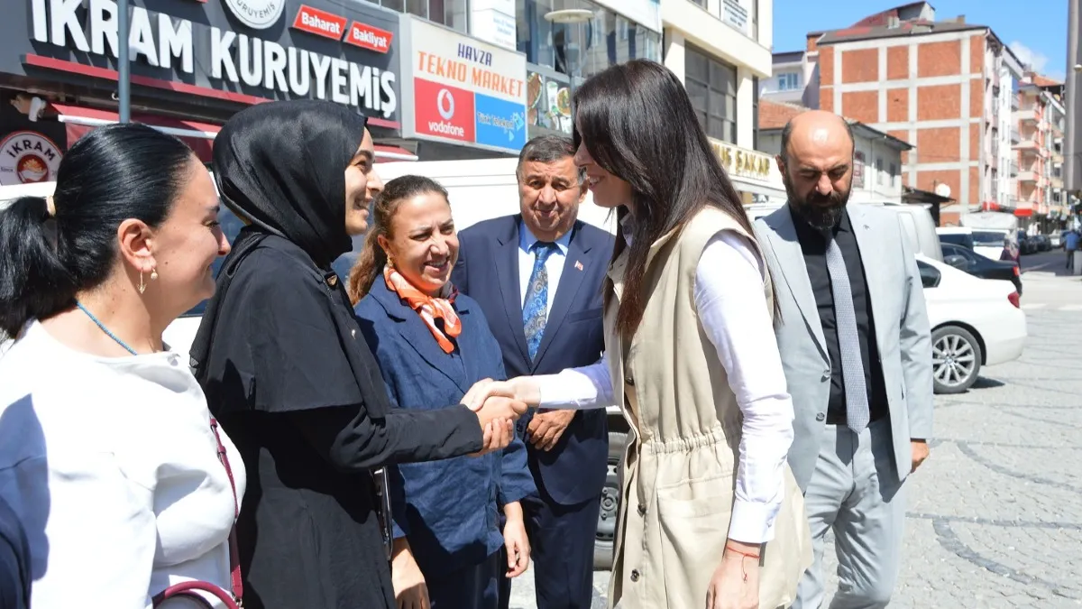 Samsun Milletvekili Çiğdem Karaaslan kadınlarla buluştu