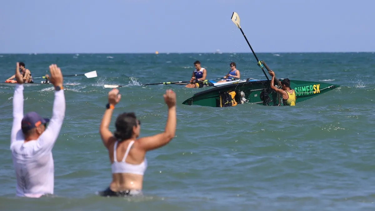 Samsun’da Deniz Küreği Türkiye Şampiyonası sürüyor