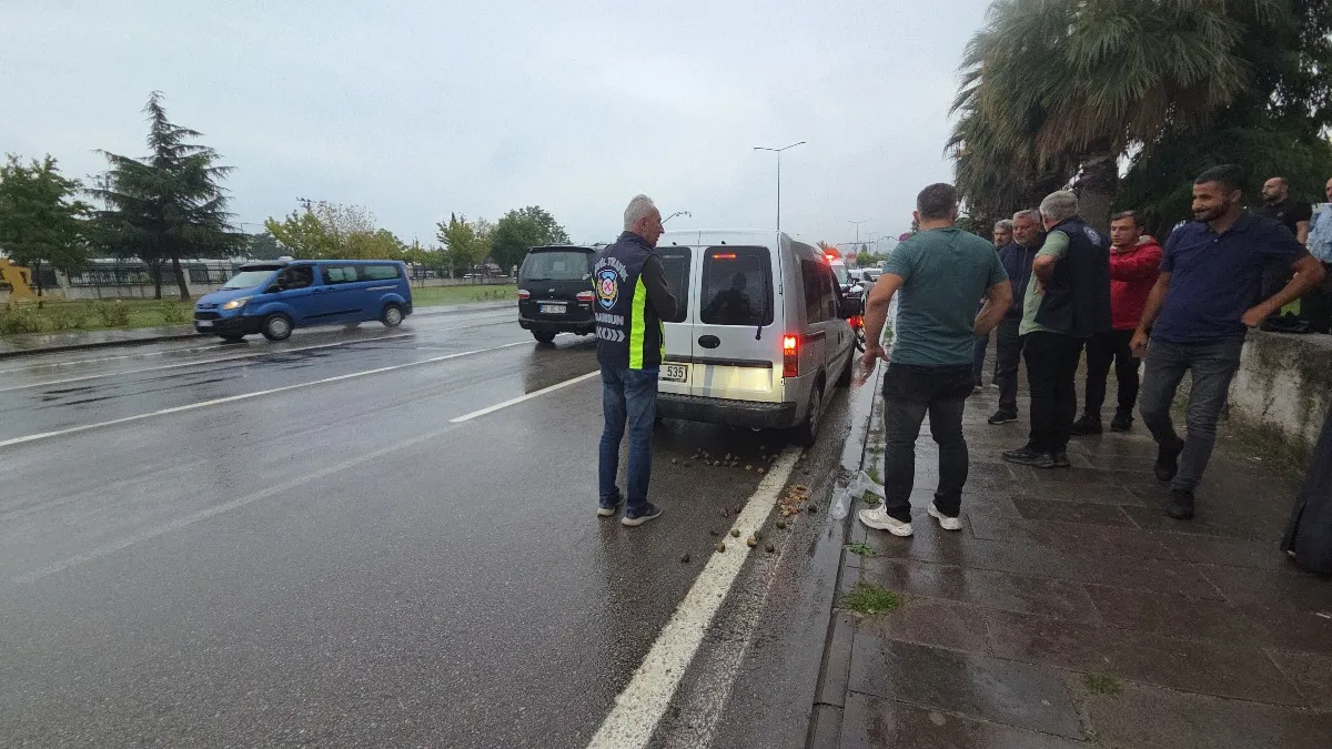 Samsun'da motosiklet yayaya çarptı: 2 yaralı