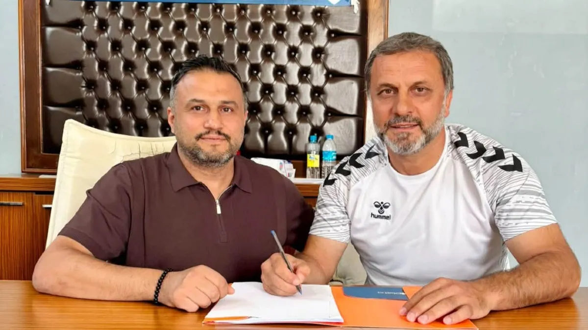 Tekkeköyspor şampiyon hocasıyla yeniden anlaştı