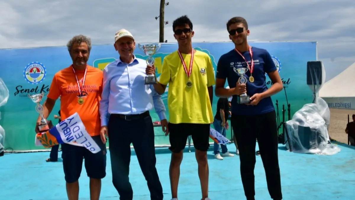 Terme’de 3. Açık Deniz Yüzme Yarışması nefes kesti