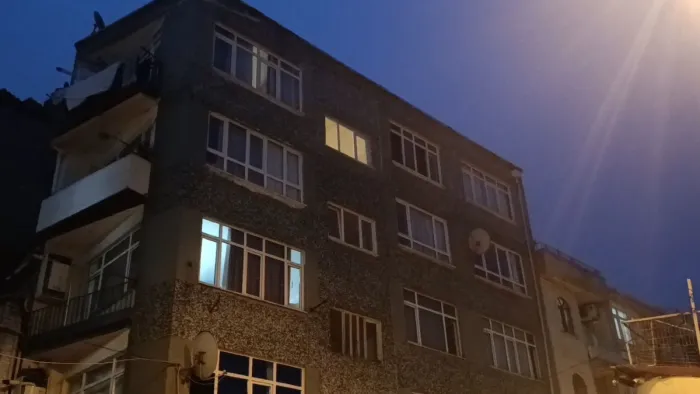 Türkmenistanlı kadın 5'inci kattan düşerek hayatını kaybetti