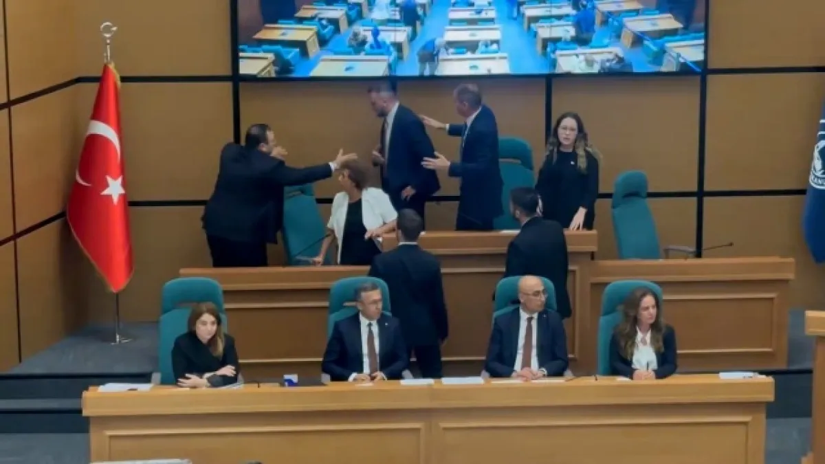 Üsküdar Belediyesi’nde olaylı seçim: CHP grubunda fire krizi