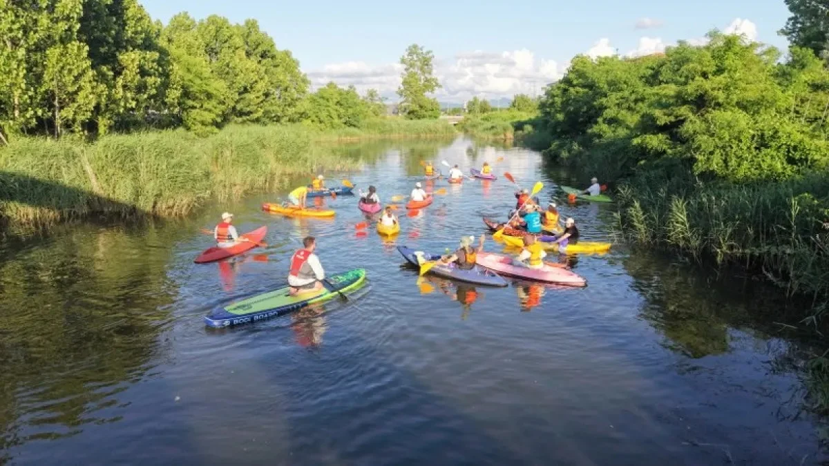 Terme'de kano sporcuları Miliç Lagünü'nde kürek çekti