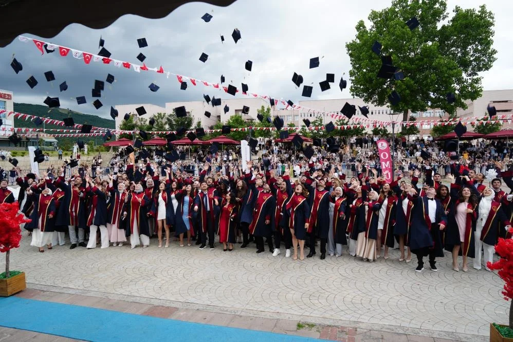 OMÜ Diş Hekimliği Fakültesi 129 mezun verdi