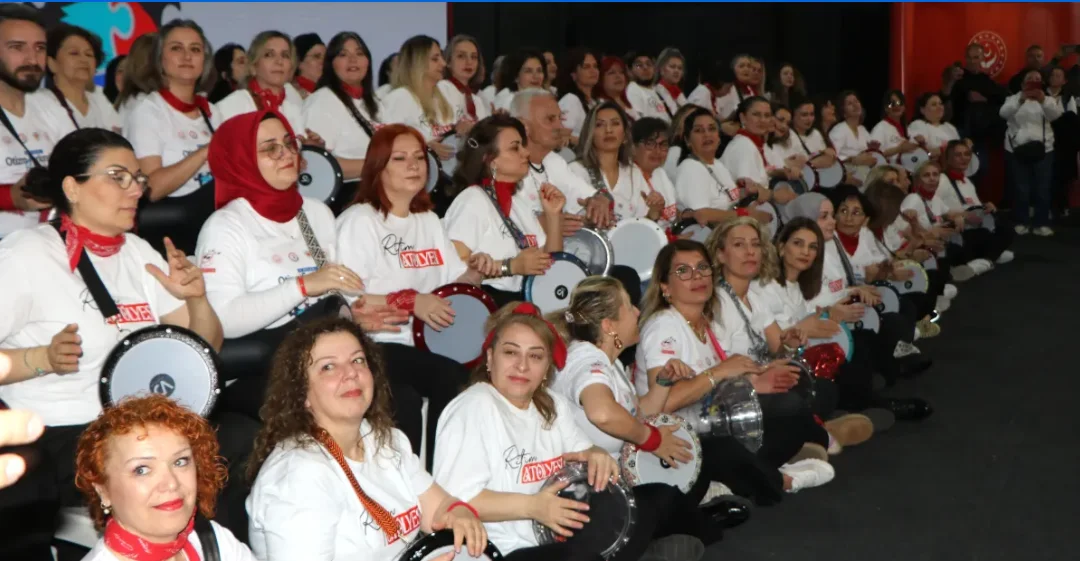 Samsun'da farklı mesleklerden kadınlar darbuka ritminde buluştu