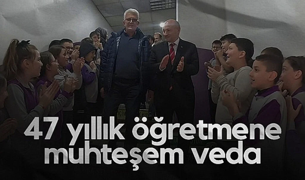 Samsun'da 47 Yıllık Öğretmene Muhteşem Veda: Gözyaşlarını Tutamadı!