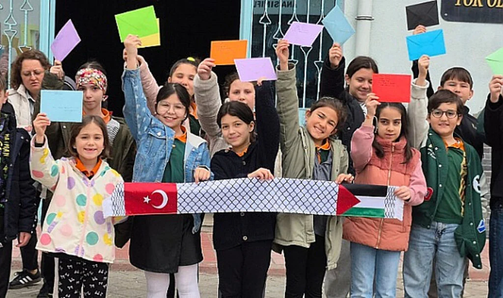 Samsunlu Öğrencilerden UNICEF'e Barış Mektupları