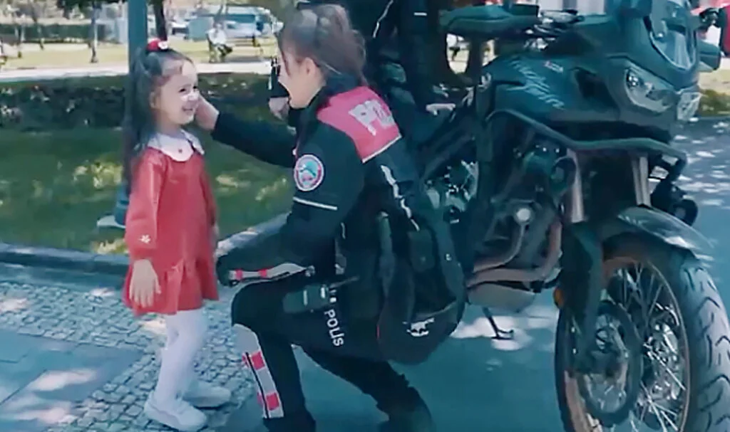 Samsun Polisi'nden Anneler Günü'ne Özel Klip