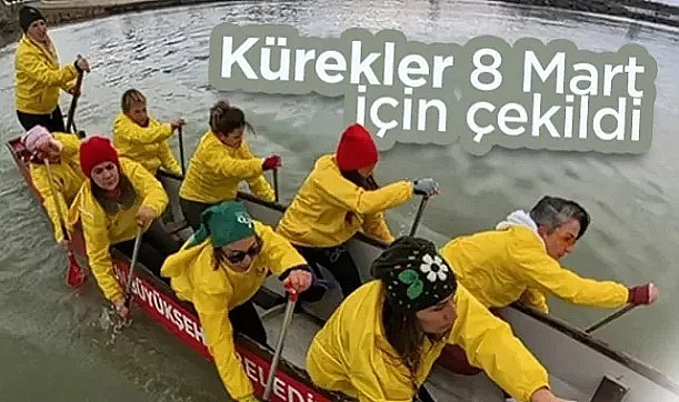 Samsun'da Kuzeyin Kraliçeleri'nden Anlamlı Mesaj: Karadeniz'in Soğuk Sularında Kürek Çektiler