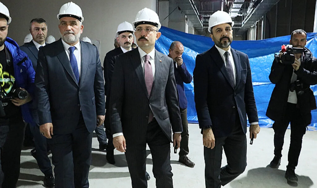 Ticaret Bakanı Muş, Samsun Şehir Hastanesi'nde İncelemelerde Bulundu