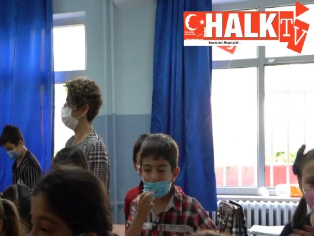 Öğrencilere karne hediyesi