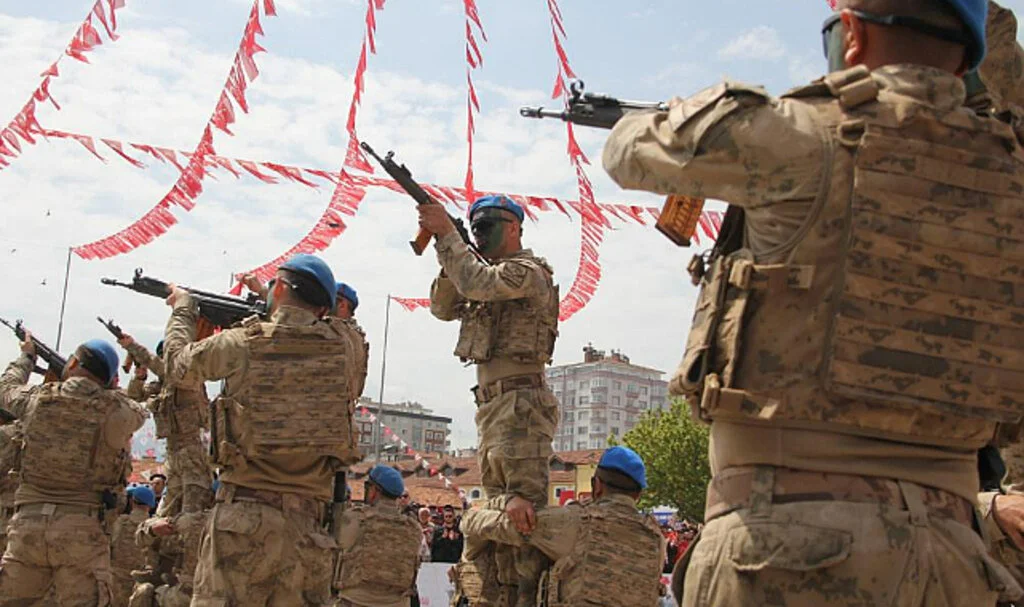 Samsun'da Kutlamalara Komandoların Tüfekli Gösterisi Damga Vurdu