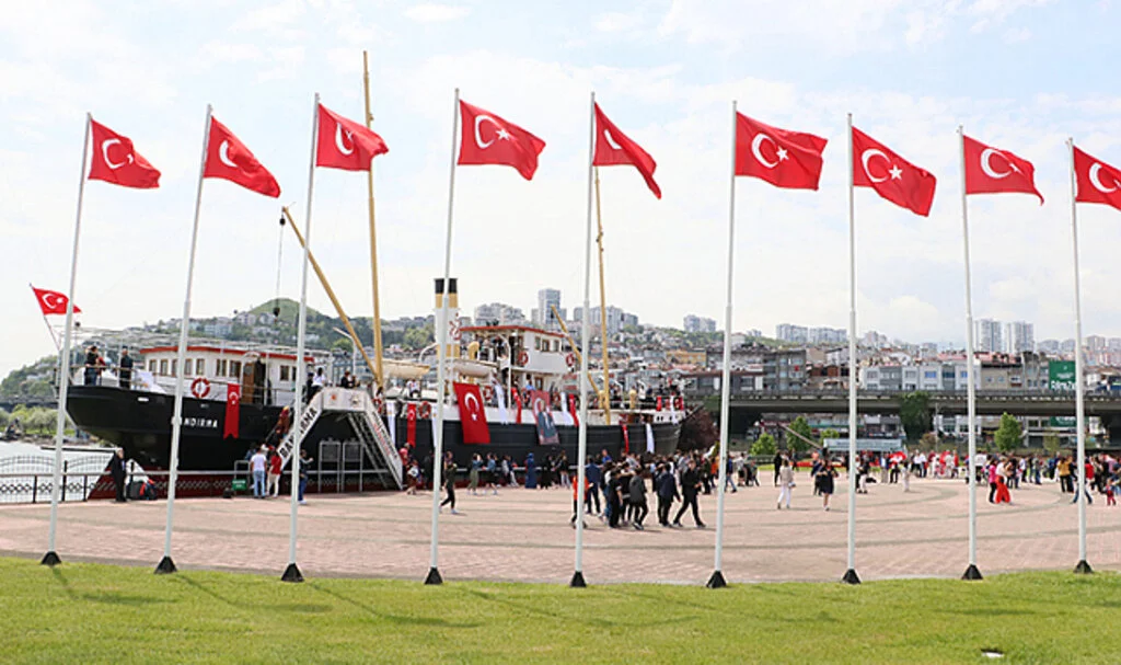 Bandırma Gemi Müzesi, Ziyaretçilerine "19 Mayıs" Sürecini Gösteriyor