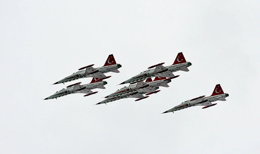 Türk Yıldızları ve SOLOTÜRK Samsun semalarında gösteri uçuşu yaptı