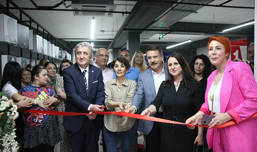 Atakum'da Dikiş ve El Sanatları Sergisi açıldı