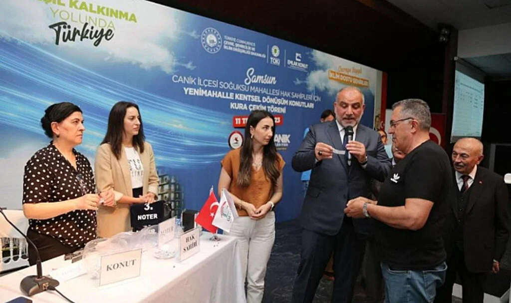 Samsun Canik'te Sosyal Konut Kura Heyecanı