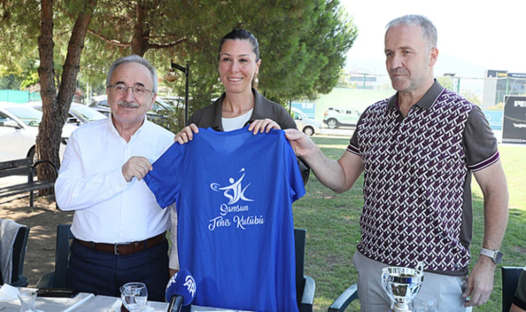 Samsun Tenis Kulübü Çiğdem Karaaslan'ı Ağırladı