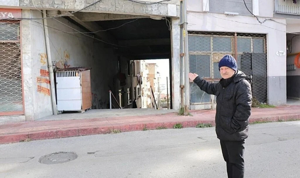 Samsun'da Altından Sokak Geçen Apartman Deprem Sonrası Tekrar Akıllara Geldi