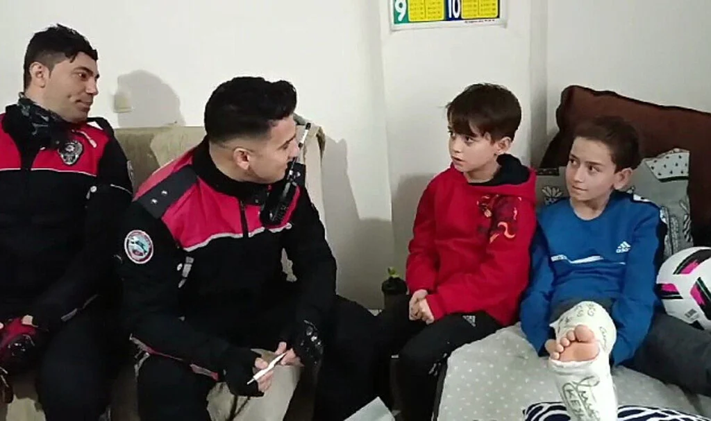 Samsun'da Yunus Polislerinden Ayağı Kırılan Küçük Berat'a Anlamlı Ziyaret