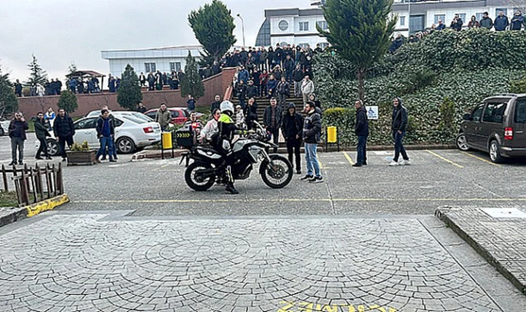 Samsun'da Motosikletli Polislerden Öğrencilere, MSÜ Sınavına Yetiştirme Kahramanlığı