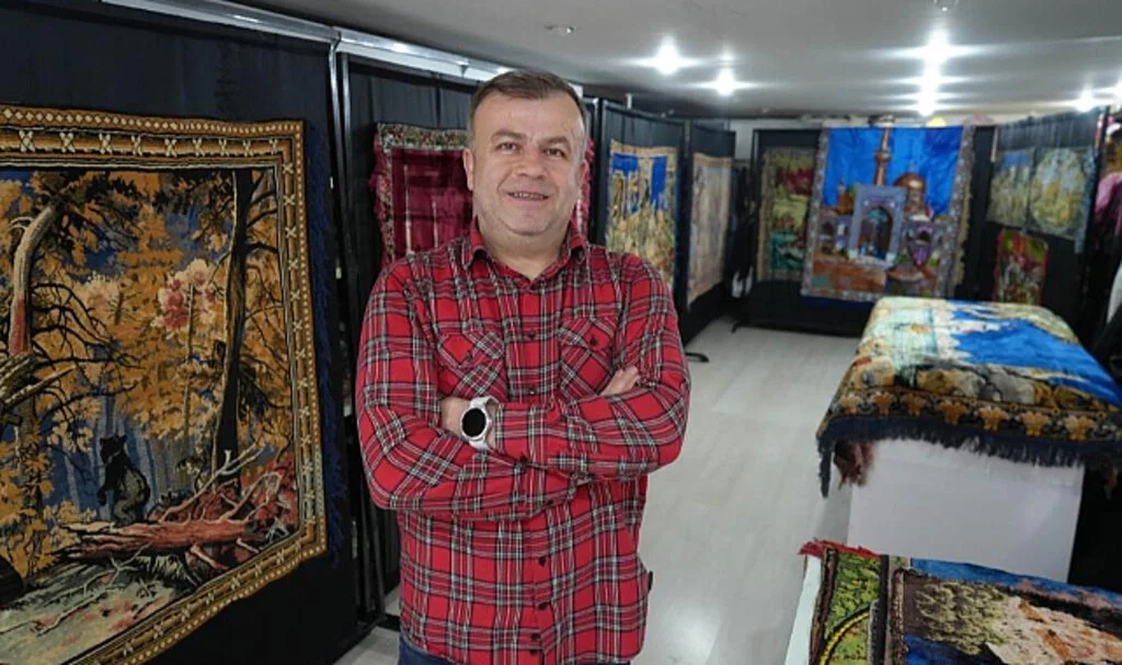 Samsunlu Öğretmenin 17 Ülkeden Topladığı 120 Nadir Duvar Halısı Koleksiyonu