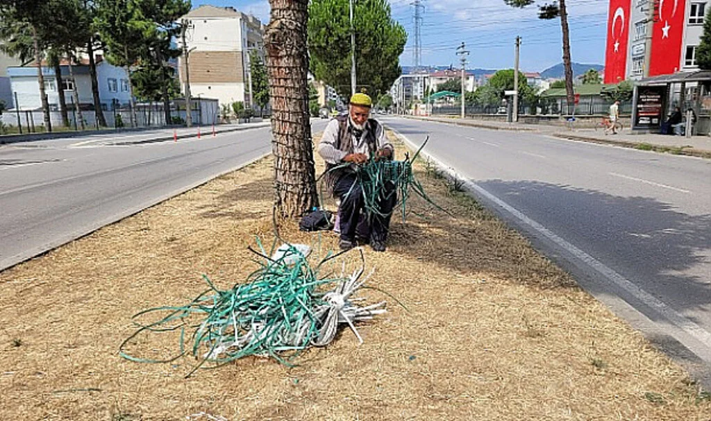 Samsunlu Hamdi Aslan Atık Plastikleri Sepete Dönüştürüyor
