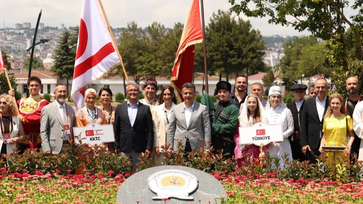 12 ülkenin halk dansları ekipleri Samsun’da buluştu
