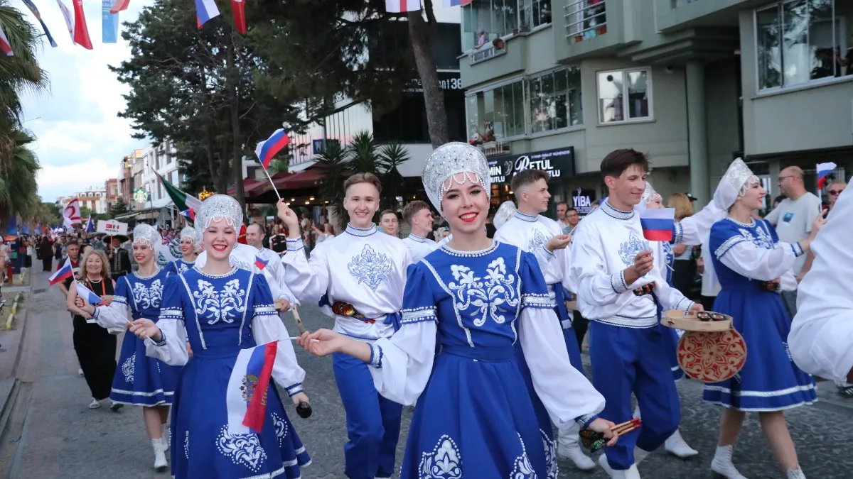 36. Uluslararası Samsun Halk Oyunları Festivali başladı