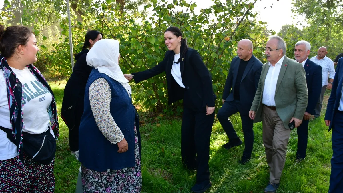 AK Partili Çiğdem Karaaslan Terme’de esnaf ve üreticilerle buluştu